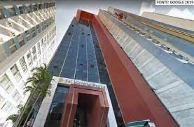 Apartamento designado pelo número de porta 1703 e 475.781-5 de Inscrição Municipal, registrado no 1º Ofício de registro de Imóveis de Salvador, integrante do prédio denominado “Edifício Sol Victoria M